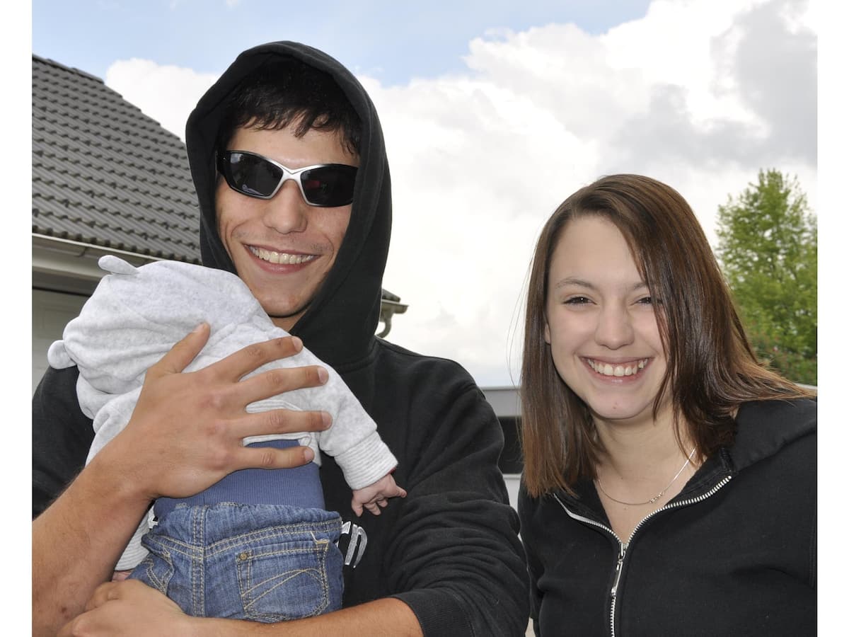 David und Regula mit Baby Lyonel Bauer ledig sucht