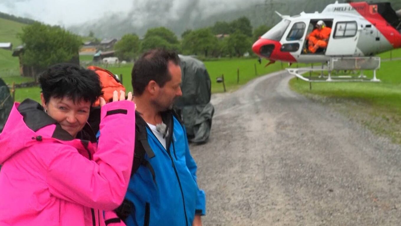 Fridli und Astrid aus Bauer ledig sucht Staffel 22 – erster Kuss in der Alphütte