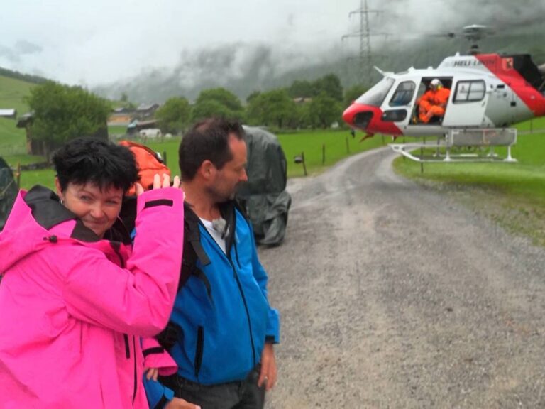 Fridli und Astrid aus Bauer ledig sucht Staffel 22 – erster Kuss in der Alphütte