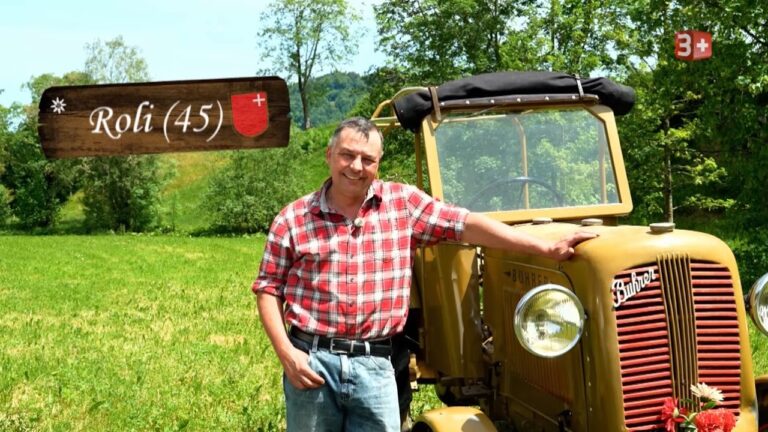 Roli aus dem Kanton Schwyz bei Bauer ledig sucht Staffel 22 an seinem Oldtimer-Traktor