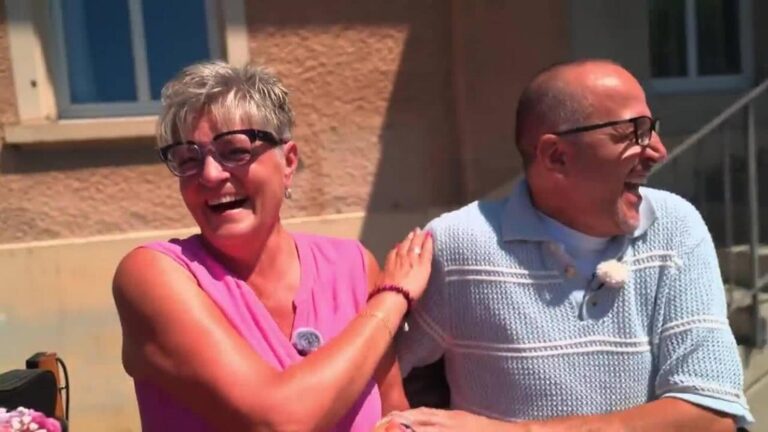 Fränzi und Ioannis aus Bauer ledig sucht lachen zum Start der Hofwoche auf dem Aargauer Hof