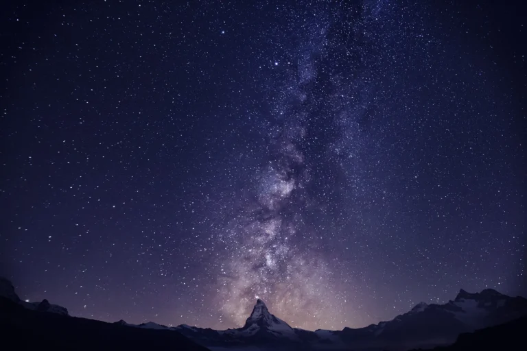 Sternenhimmel über dem Matterhorn Sternenhimmel mit Milchstrasse über dem Matterhorn
